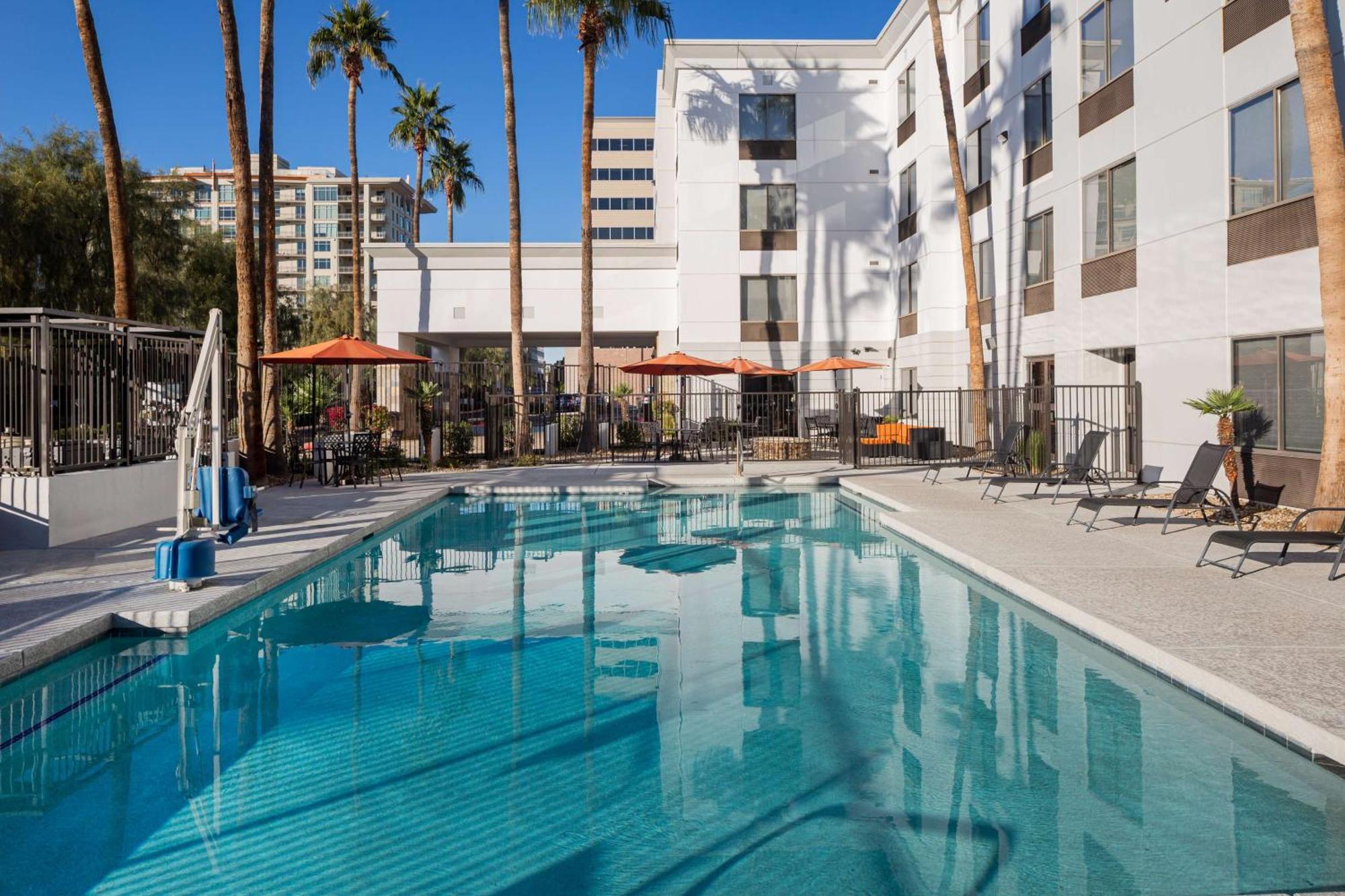 Hampton Inn Phoenix - Biltmore Esterno foto