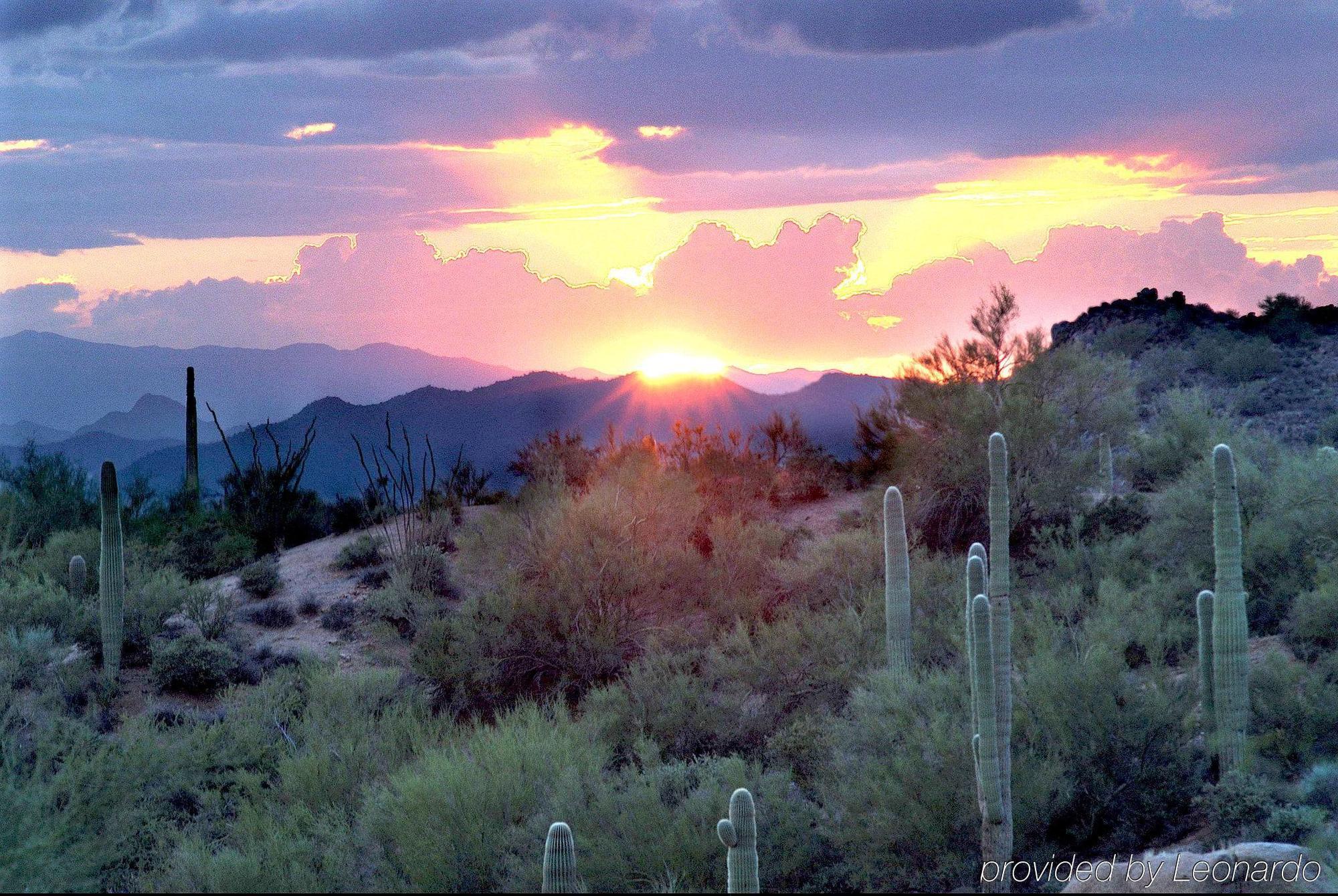 Hampton Inn Phoenix - Biltmore Esterno foto